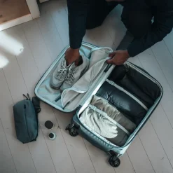 Clearance Thule Aion luggage set bundle